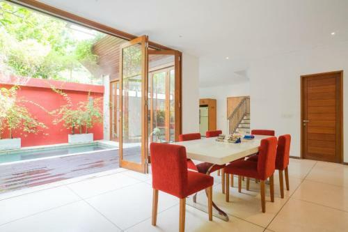 Ely's Villa
