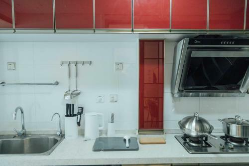 Locals Apartment Inn 02