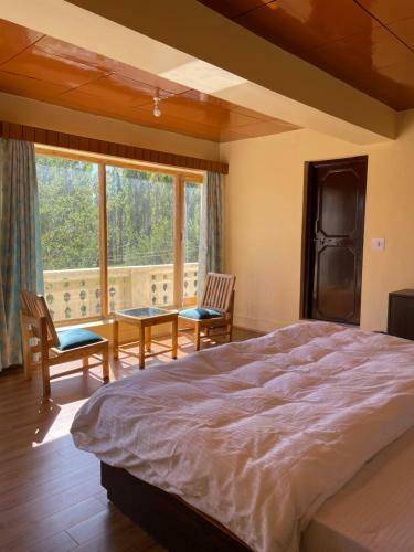 Hostal Hinjumaa Guest House