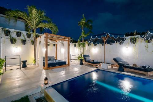 Villa Pintu Biru