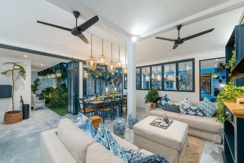Villa Pintu Biru