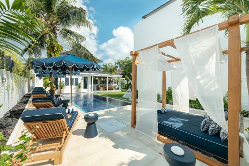 Villa Pintu Biru