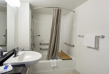 Motel 6 Baton Rouge East