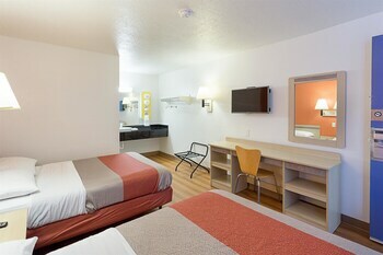 Motel 6 Baton Rouge East