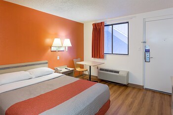 Motel 6 Baton Rouge East