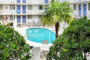 Motel 6 Baton Rouge East