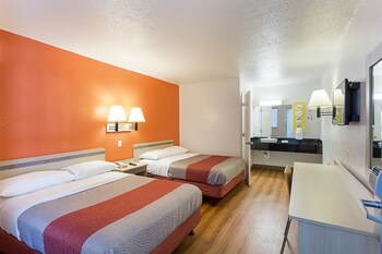 Motel 6 Baton Rouge East