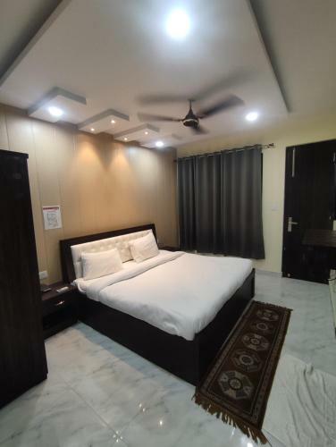 Hotel Shri Radhe Govind Inn