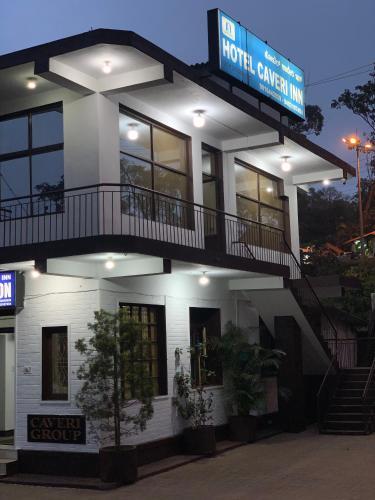 Hotel Caveri Inn