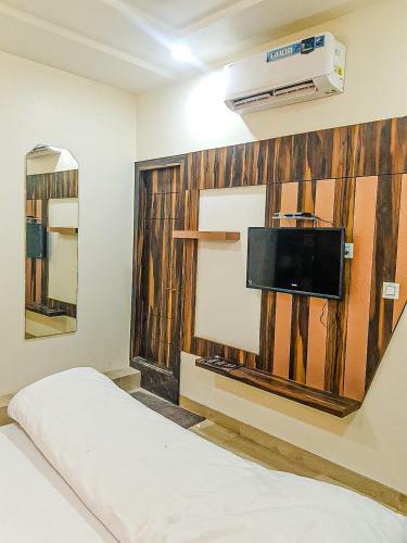 Hotel Sr Siddhi Vinayak By Wb Inn