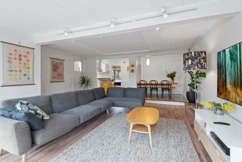 Beautiful Suburban, Home-away-from-home