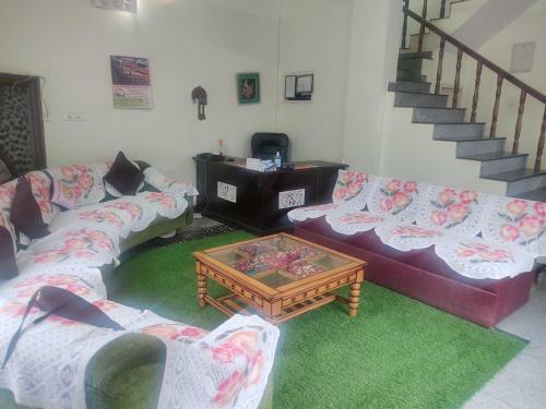 Hotel Carrick Cottages