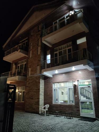 Hotel Carrick Cottages
