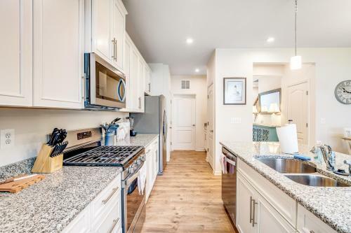 Bishops Landing --- 31437 Valley Green Rd