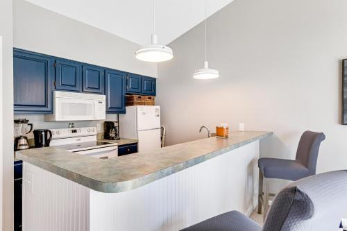 Sea Colony --- 6501 Woodland
