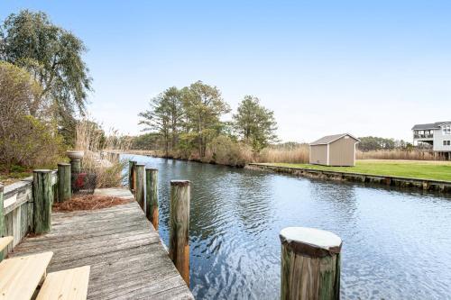 Salt Pond - 420 Canal Way East