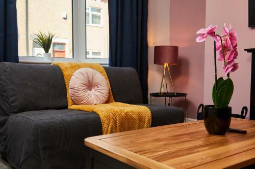 Gorgeous 2br House Wparking Sleeps6 By Purestay