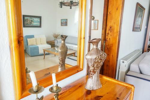 Indigo Beachfront Apartment With Garden