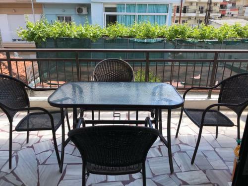 Hostal Paralia Apartments