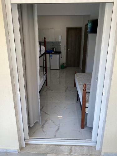 Hostal Paralia Apartments