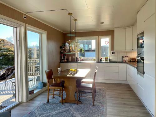 Villa Moderne Hus Med Stor Balkong Og Hage