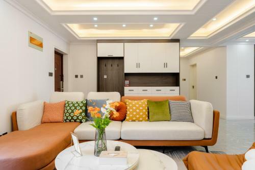 Locals Apartment Inn 12
