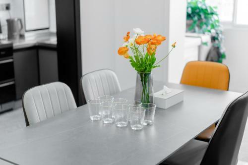 Locals Apartment Inn 12