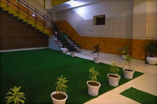 Neelgagan Hotel