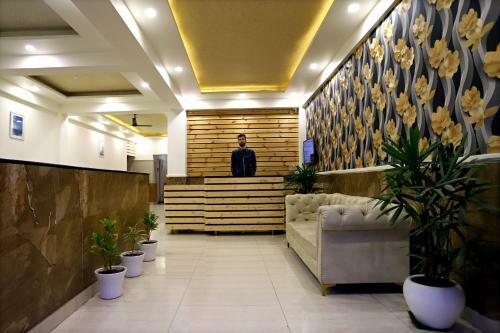 Neelgagan Hotel