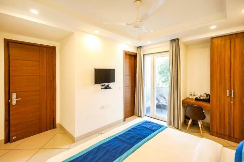 Fabhotel La Paz Stay
