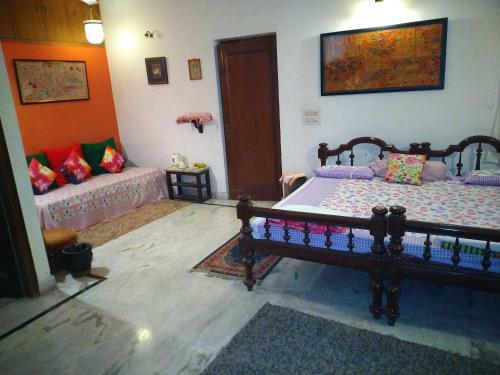 Hostal Suryoday Guest House