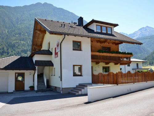 Welcoming Apartment In Umhausen With Terrace