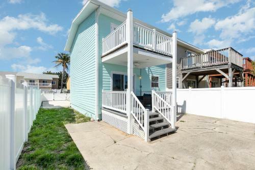 Shanty By The Sea