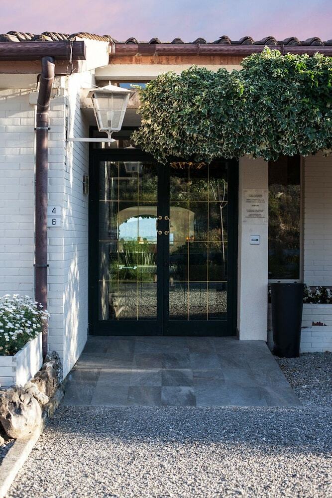 Hotel Terre Di Casole