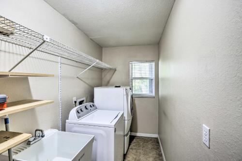 Sunny Cape Coral Getaway With Furnished Patio!