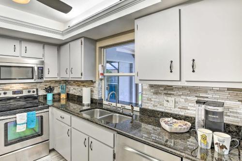 Sunny Cape Coral Getaway With Furnished Patio!