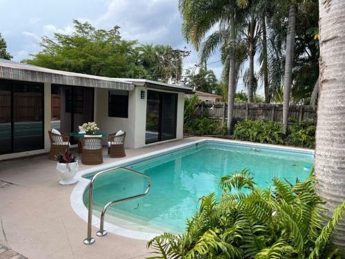 New Spacious 6bdr Villa Pool Tennis/airhockey