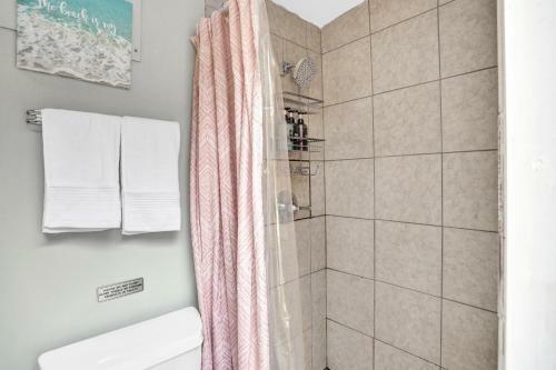New Spacious 6bdr Villa Pool Tennis/airhockey