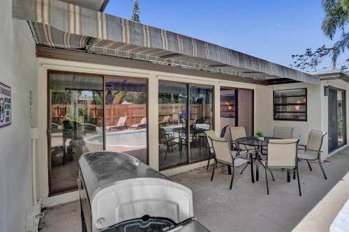 New Spacious 6bdr Villa Pool Tennis/airhockey