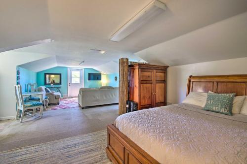 Waterfront Villa With Deck And Dolphin Watching!