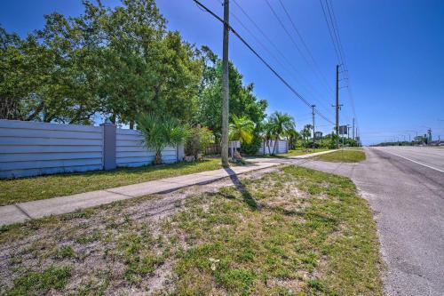 Waterfront Villa With Deck And Dolphin Watching!