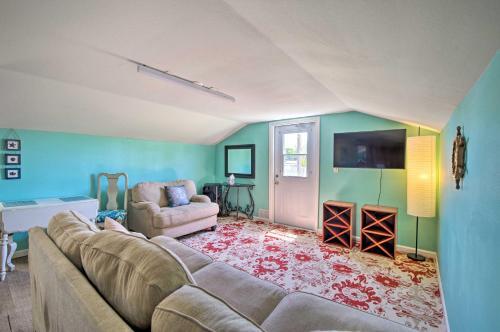 Waterfront Villa With Deck And Dolphin Watching!