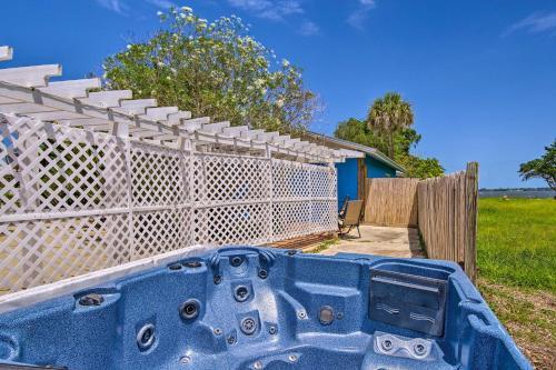 Riverfront Villa With Hot Tub And Fire Pit Access