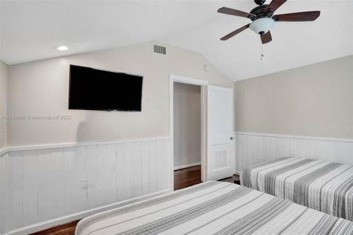 Villa Beach House W/ Heated Pool
