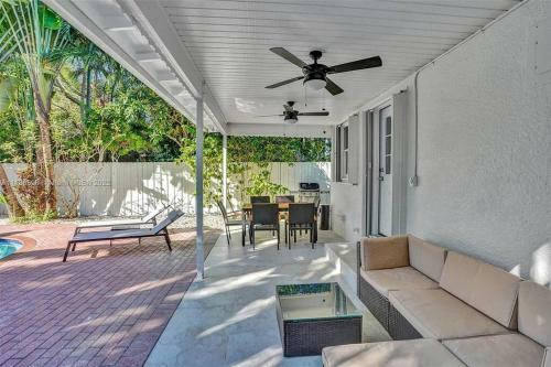 Villa Beach House W/ Heated Pool