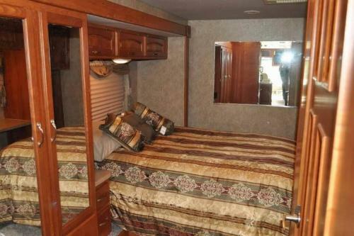 Delightful 1 Bdrm Spacious Rv In Hollywood