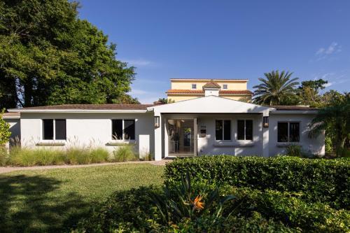 Olde Naples Villa