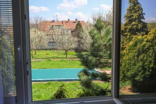 Pohodln� Apartm�n S Pta?� Zahradou