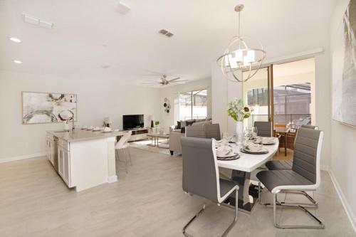 Talk A Walk Down Memory Lane Townhouse