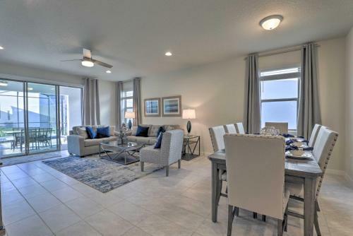 Luxe Orlando And Disney Resort Escape Pool, Game Room